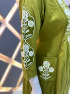 Olivea Embroidered Cotton Slub Set